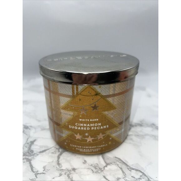 BATH & BODY WORKS THE WHITE BARN Cinnamon Sugared Pecans 3 Wick 45 Hour Candle - Picture 1 of 4